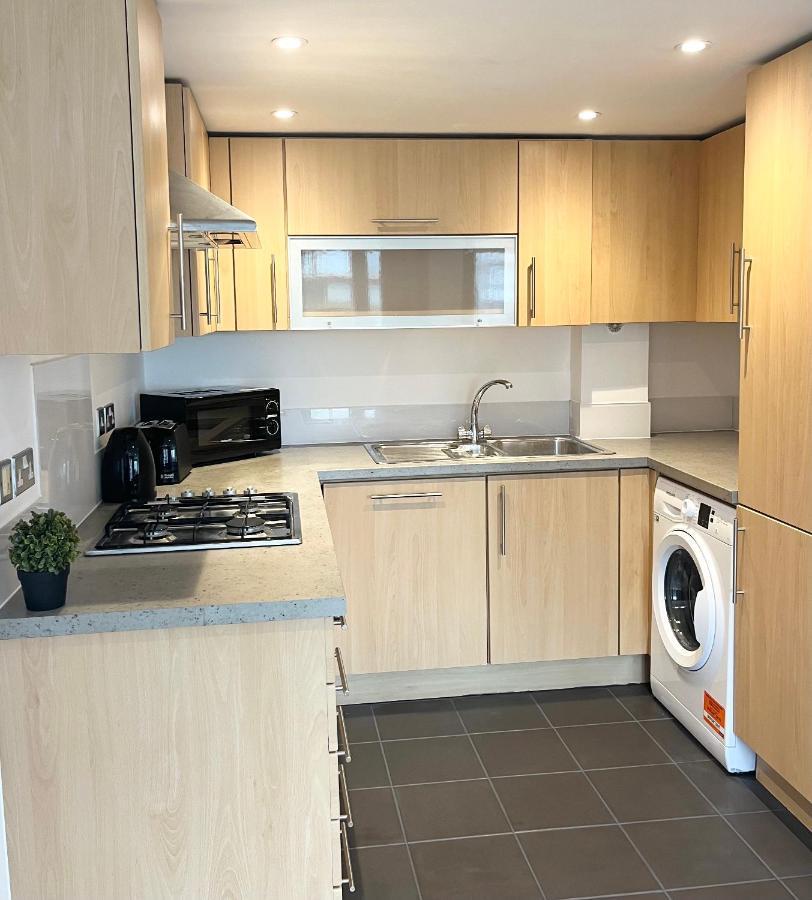 Beautiful Riverview Apartment Τσέλμσφορντ Εξωτερικό φωτογραφία